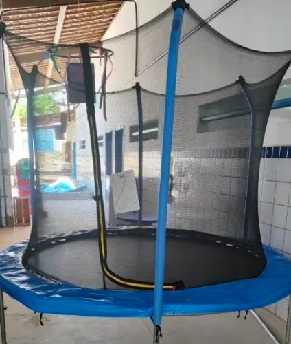 CAMA ELASTICA 1,80MT EM EXCELENTE QUALIDADE 