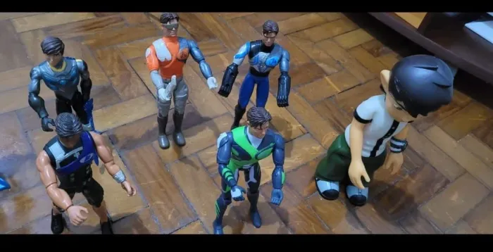 Bonecos ben 10