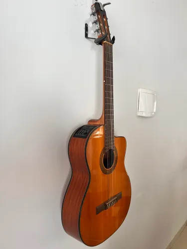 Vendo excelente violão Takamine