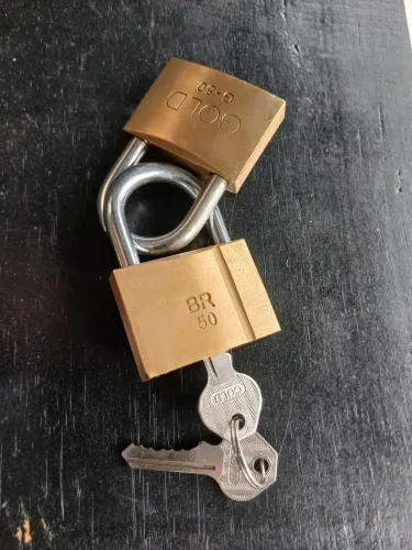 Cadeado mesmo segredo gold 50
