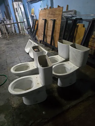 Lote com 4 Vazos sanitários