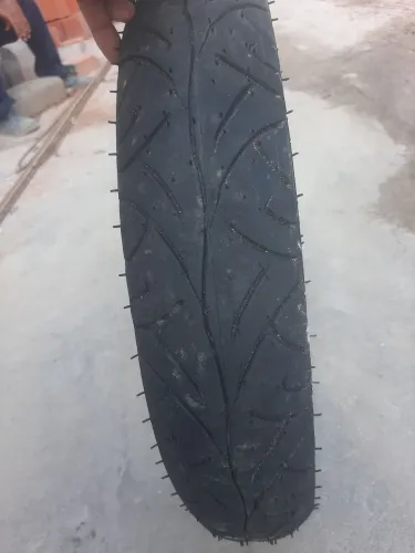 Pneu traseiro para moto 17 nunca usado a venda no recinho
