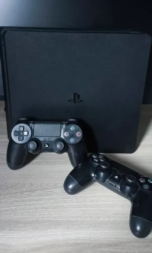 PS4 Slim 500Gb + 2 Controles originais