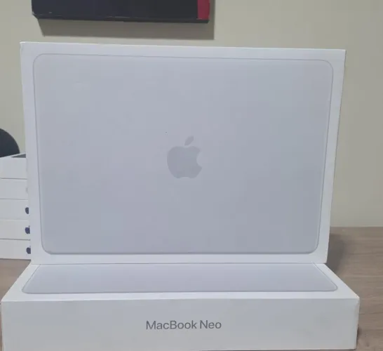 MacBook Neo 13 