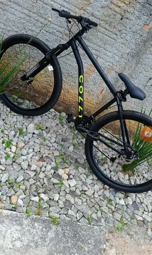 Bicicleta COLLI aro 29 ,nada a ser reparado ,em perfeita condições ,pronta pará uso !