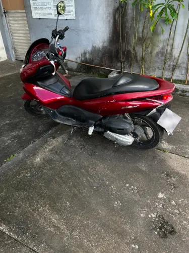 Honda PCX 150 2014 Vermelha - Econômica, Confortável e Muito Conservada