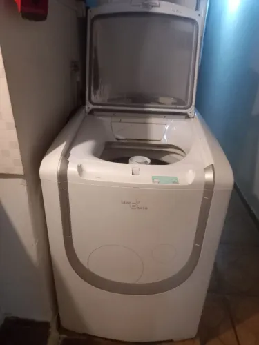 Vendo Maquina de Lavar e Secar Eletrolux com defeito para retirar no local.