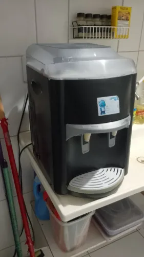 Bebedouro elétrico 