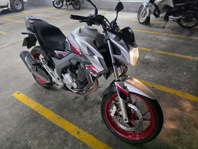 CB twister 250F