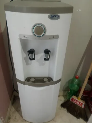 Bebedouro Eletrolux 220v só 99.99