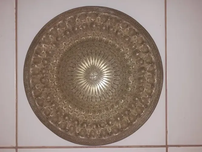 Prato de Bronze - Imagem do Sol - Antiguidade - 35cm de diâmetro - Grande