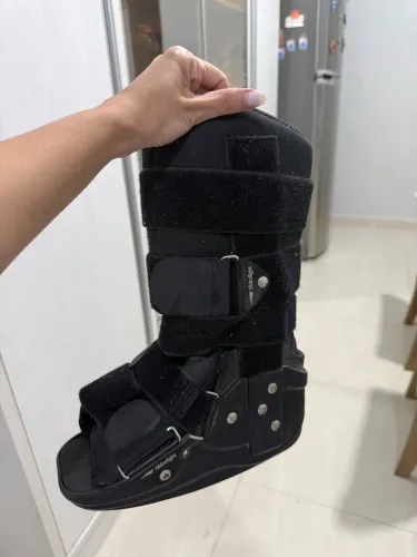 Bota ortopédica imobilizadora tam. 33 ao 37