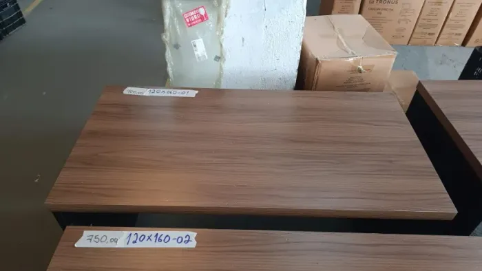 Mesa De Escritorio Pe Painel 120x60 Amadeirada Base Preta Mesa 01