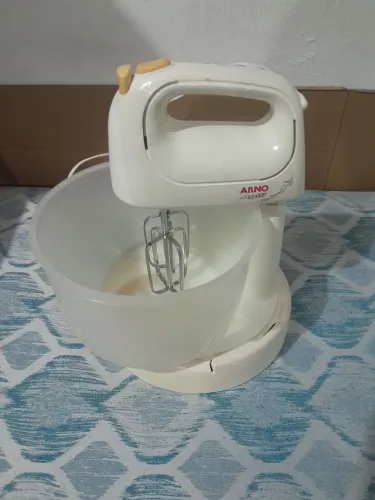 Batedeira Arno agili