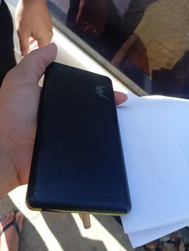 Vendo carregador de celular portátil 