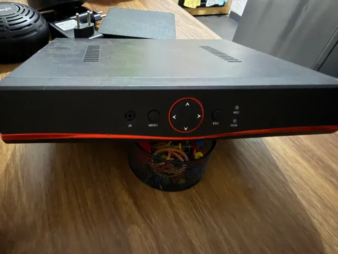 DVR 4 canais com fonte e mouse