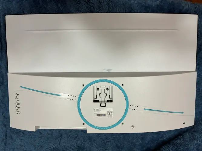 Monitor 24 curvo Bluecase ERA