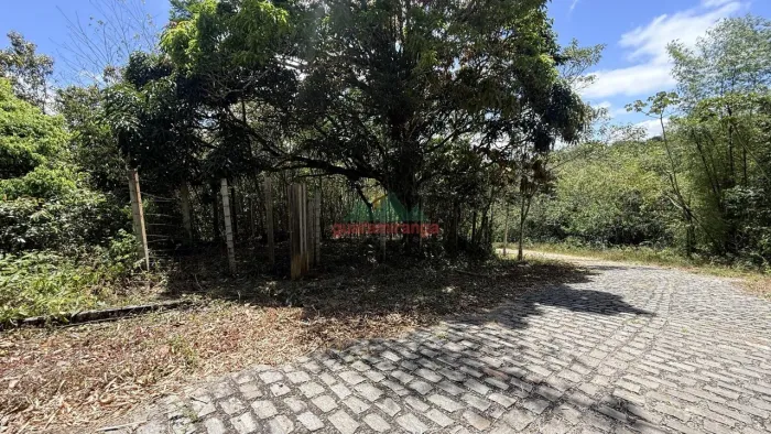 Terreno de 390,12 m² no coração de Guaramiranga.