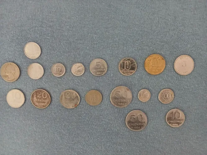 Moedas antigas variadas