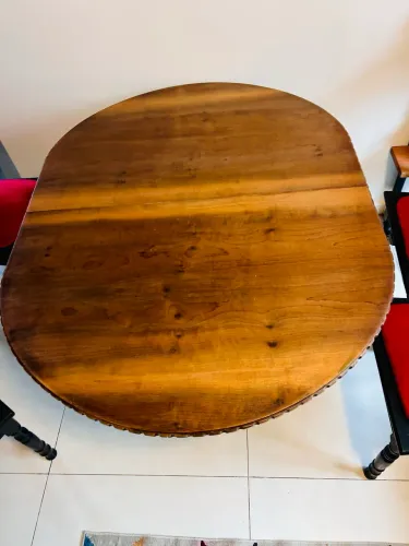 Mesa madeira maciça, entalhada