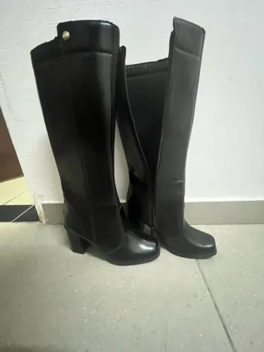 Bota cano médio 35