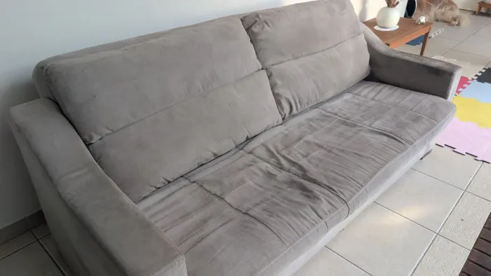 Sofá 4 lugares vira cama em Suede, retirar no local