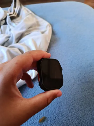 Tela de smartwatch a carcaça tudo bom tela funcionando  a tela só tá trincada mas funciona