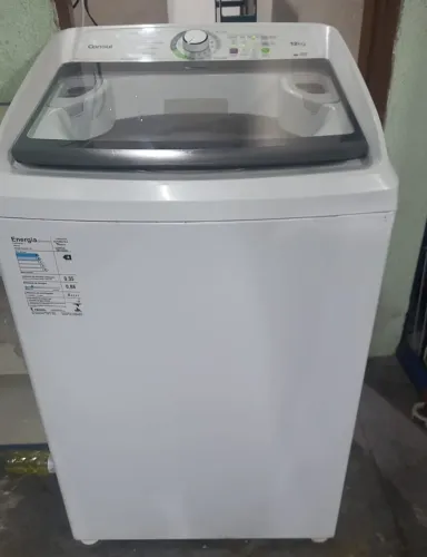 Máquina de lavar roupas Funcionando 