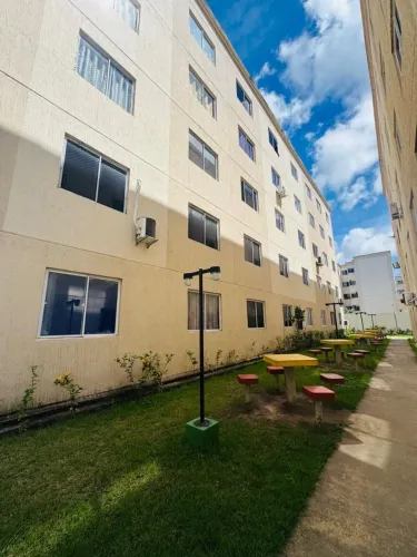 Apartamento com 2 quartos em excelente condomínio, próximo a PE22 , 48 m² por R$ 170.000 -