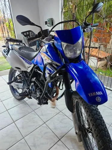 Vendo ou troco Lander 250