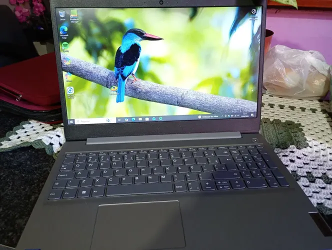 Notebook Lenovo-Ótimo preço e em Perfeito Estado, acompanha duas capas e carregador origin