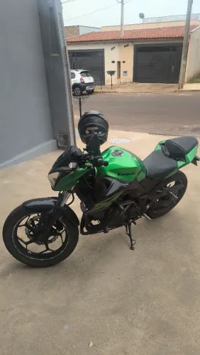 ? KAWASAKI 300 À VENDA!