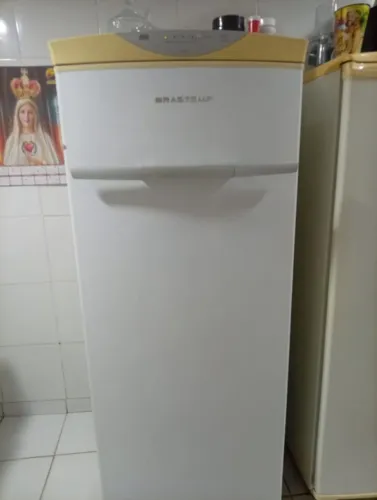 Freezer vertical Brastemp 276L