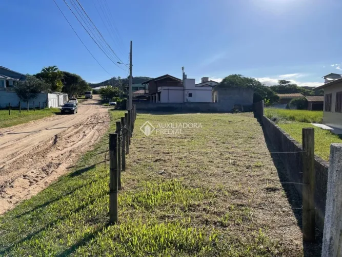 Terreno a 300 m do Mar na Praia da Ribanceira - Imbituba (SC)