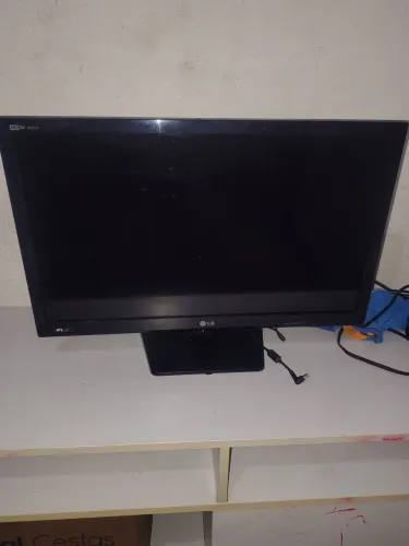 TV Monitor LG 24" LED (Modelo M2631D) - Excelente Estado!