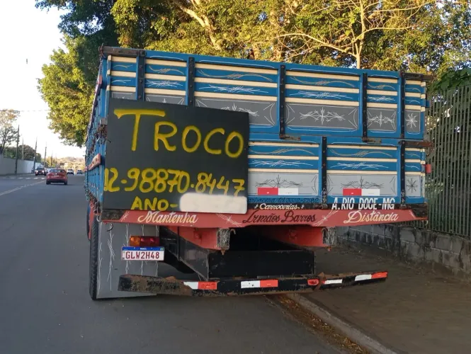 Ford F-1000 Super Diesel CE 3.9 1976