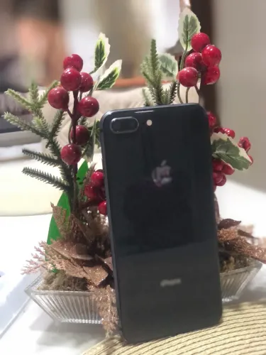 iPhone 8 Plus 64gb preto