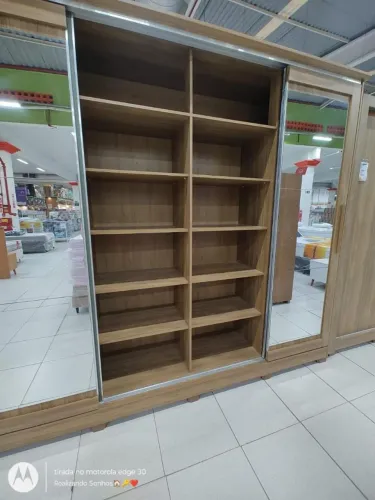 Vendo guarda roupa de casal semi novo linha requinte