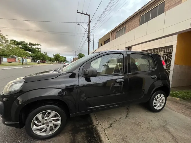 Fiat Uno Attractive 1.0 EVO Fire Flex 8V 5P 2021
