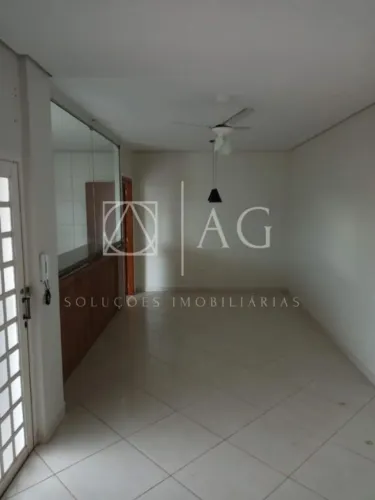 Venda de Casas / Padrão na cidade de Dumont