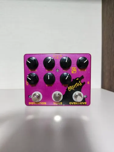 Pedal overdrive e distortion Caline Bruttus