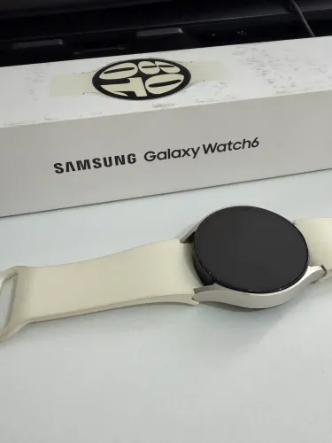 Samsung Galaxy Watch 6 Cor Prata 40mm Bluetooth em excelente estado de conservação 
