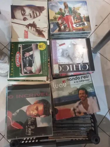 Lote com 220 cds vários titulo