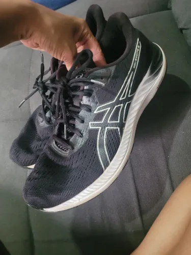 Tênis asics/ tam:40