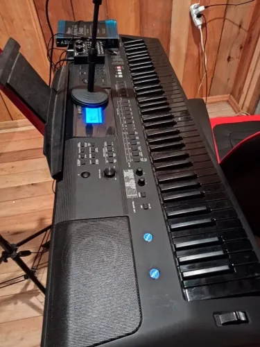 Teclado Yamaha psr Ew 400
