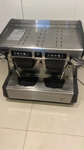 Vendo Maquina Profissional de Café com Moinho