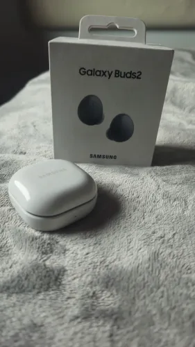 Samsung buds 2
