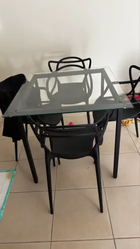 Vendo conjunto de mesa de jantar - 4 lugares