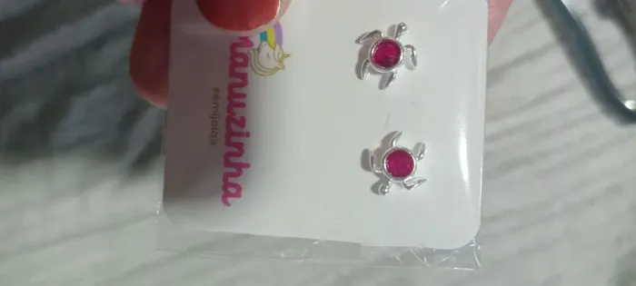 Brinco infantil cada um por 80 reais 