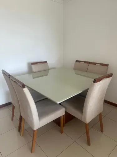 Mesa em laca + 6 reais cadeiras